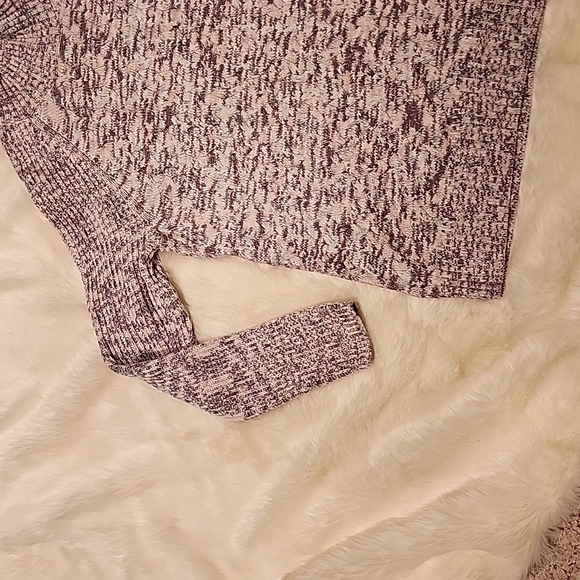 Beautiful Detailed Sweater - Picture 3 of 4